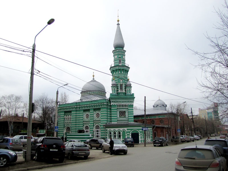 Пермская мечеть. Пермская Соборная мечеть Пермь. Мусульманские мечети в Перми. Пермская Соборная мечеть внутри. Мечеть Пермь на монастырской.